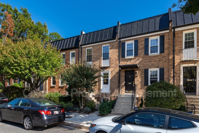 706 6th St SW in Washington, DC - Building Photo - Building Photo