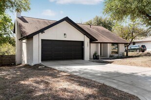 2401 Lehigh Dr in Austin, TX - Building Photo