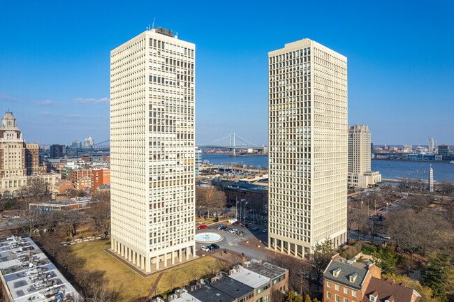 Society Hill Towers in Philadelphia, PA - Foto de edificio - Building Photo