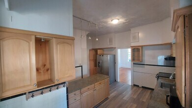 15 Broad St in Norwich, CT - Building Photo - Building Photo