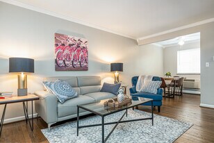 Mildon Apartments in Rochester, MI - Building Photo