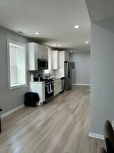 8404 S Exchange Ave in Chicago, IL - Building Photo - Building Photo