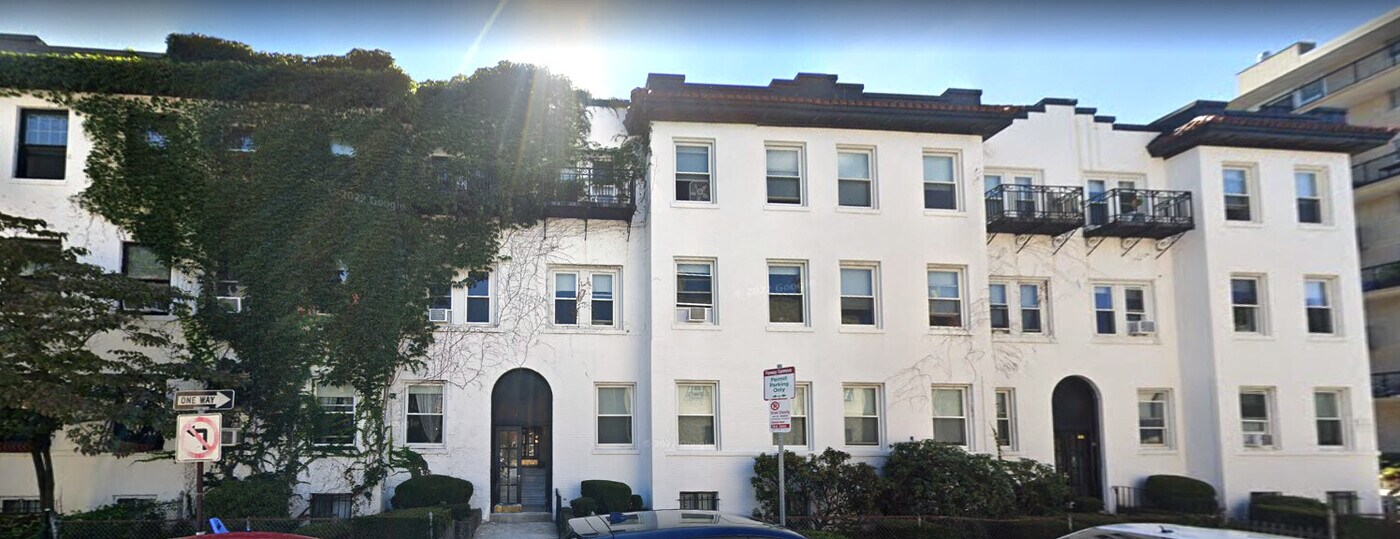 34 Medfield St, Unit 5 in Boston, MA - Foto de edificio