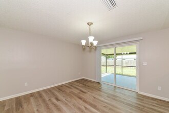 904 Briarcliff Dr in Valrico, FL - Building Photo - Building Photo