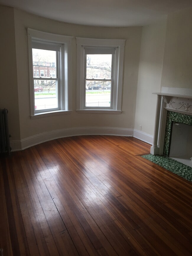 1330 Commonwealth Ave, Unit 2 in Boston, MA - Building Photo - Building Photo