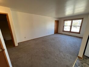 4259 S 26th St in Milwaukee, WI - Foto de edificio - Building Photo