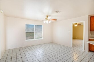 200 Creekside Trail in Kyle, TX - Building Photo - Building Photo