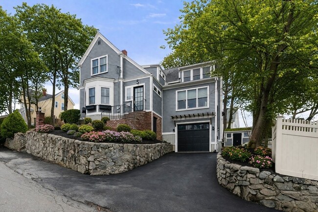 property at 71 King St