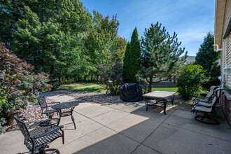 Briarwood Cottages in Eau Claire, WI - Foto de edificio - Building Photo