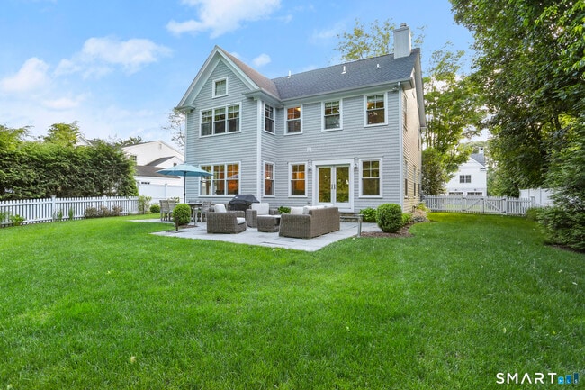 26 Long Lots Ln in Westport, CT - Building Photo - Building Photo