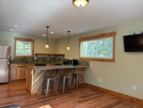 403 Carr Creek Rd in Sandpoint, ID - Building Photo - Building Photo