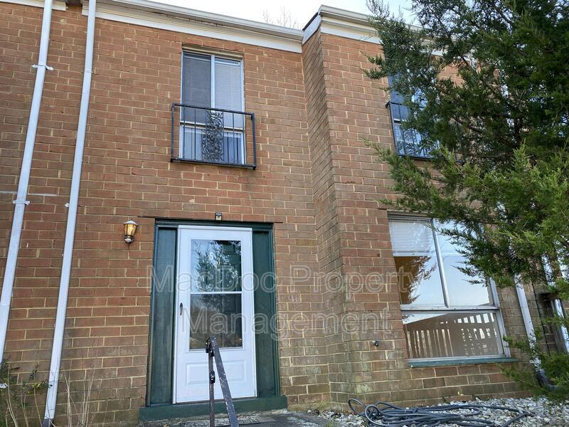53 Maple Dr in Stafford, VA - Building Photo