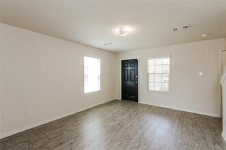 3202 Robin Rd in Ennis, TX - Building Photo - Building Photo