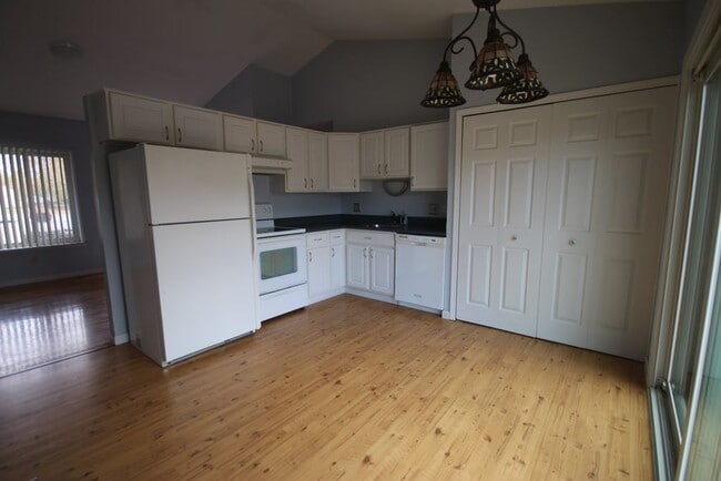 2063 Champagne Dr in Ann Arbor, MI - Building Photo - Building Photo