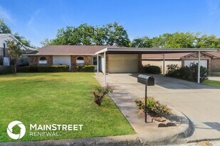 5640 Cherilee Ln in Haltom City, TX - Building Photo