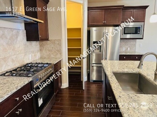 1617 East Green Sage Avenue in Fresno, CA - Building Photo - Building Photo