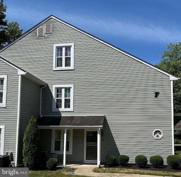 property at 743 Sedgewick Ct