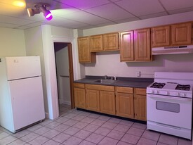 191 Harvard St, Unit 3 Apartamentos