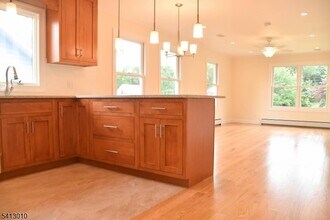 52 Hill St in Midland Park, NJ - Building Photo - Building Photo