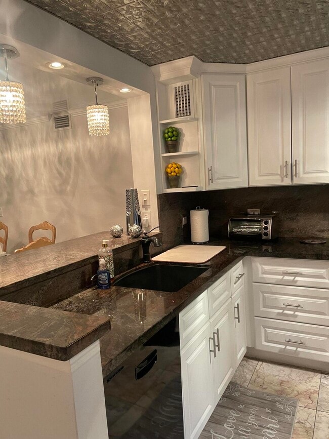property at 1904 Bermuda Cir