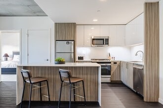 The Sutton in Portland, OR - Building Photo - Building Photo