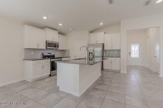 12613 Itani Ct in Jacksonville, FL - Building Photo - Building Photo