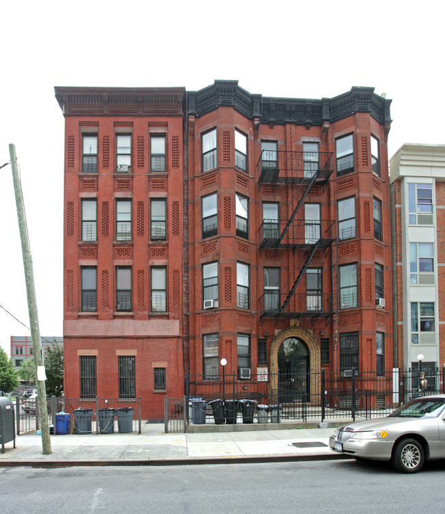 1005 Putnam Ave in Brooklyn, NY - Building Photo - Building Photo