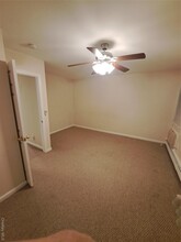 196 N Nassau Ave in Massapequa, NY - Foto de edificio - Building Photo