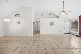 7711 Valera Ln in Houston, TX - Building Photo - Building Photo