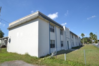 Cherry Oaks Apartments in Orlando, FL - Building Photo - Building Photo