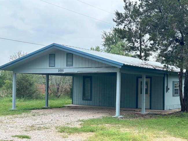 property at 2001 King Rd