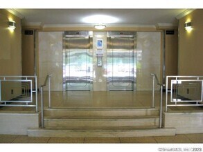 91 Strawberry Hill Ave in Stamford, CT - Building Photo - Building Photo