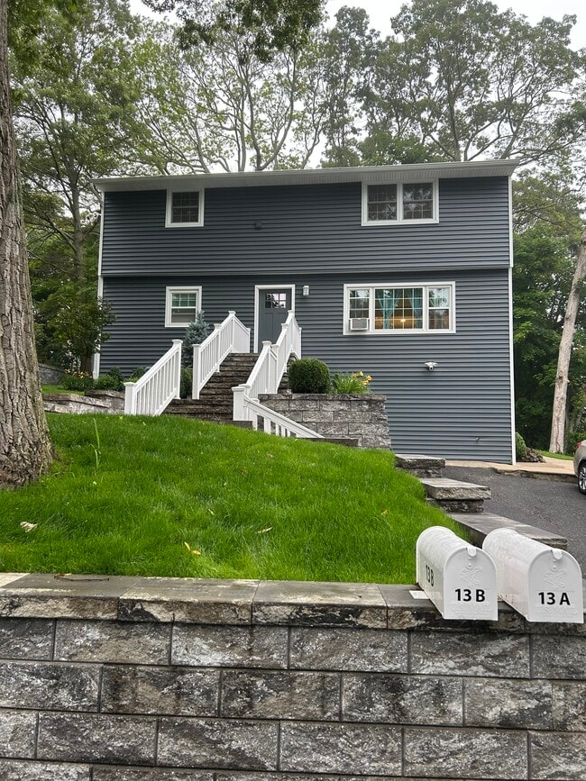 13 Pauline Pl, Unit B