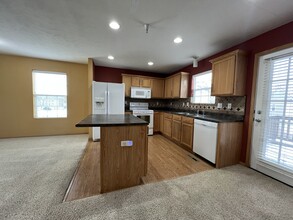 5924 N 167th Plaza in Omaha, NE - Building Photo - Building Photo