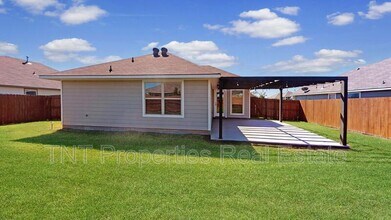 812 Mockingbird St in Navasota, TX - Building Photo - Building Photo