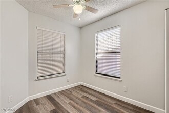 225 Crosswind Way in Las Vegas, NV - Foto de edificio - Building Photo