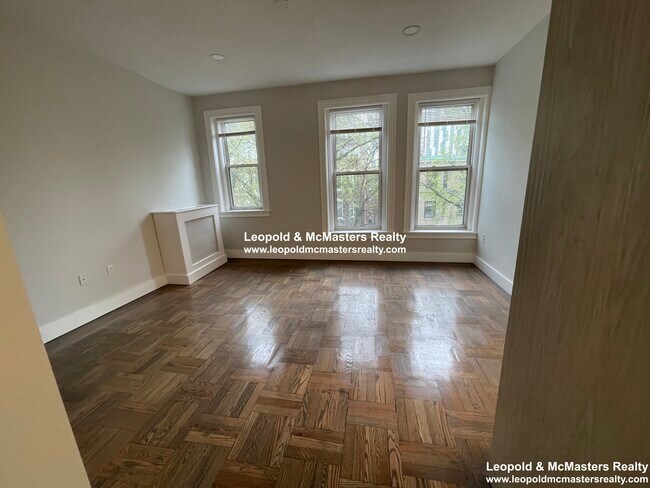 50 Queensberry St, Unit 15