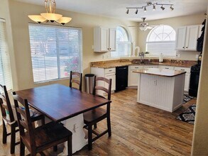 6739 W Alegria Dr in Tucson, AZ - Building Photo - Building Photo