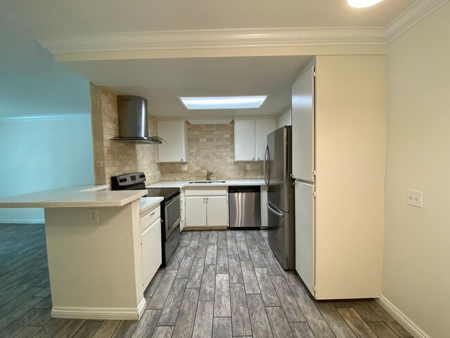 204 Woodland Pkwy