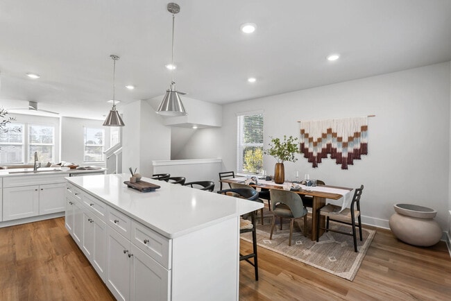 HARMON Jefferson Village by Crescent Communities in Greensboro, NC - Foto de edificio - Building Photo