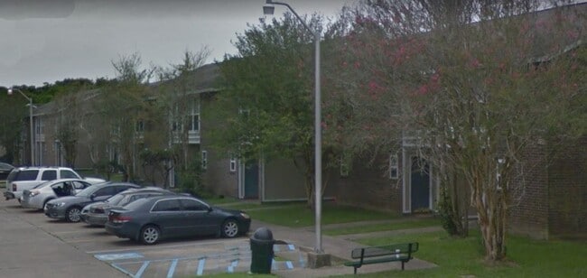 4980 Lower Zachary Rd in Zachary, LA - Foto de edificio - Building Photo