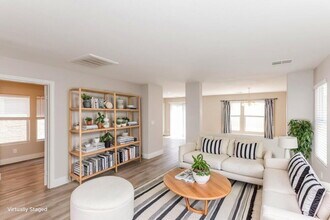 7450 Easingwold Dr in Las Vegas, NV - Building Photo - Building Photo