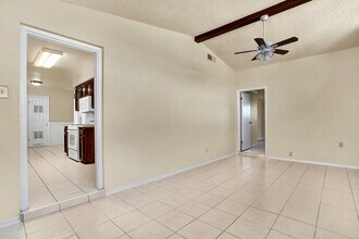 8101 Parkland Dr in El Paso, TX - Building Photo - Building Photo