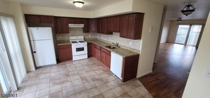 56 Race St in Hillside, NJ - Building Photo - Building Photo