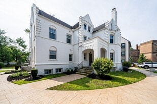 Reserve Overlook in Cleveland Heights, OH - Building Photo