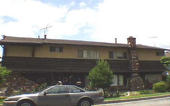 343 S Arroyo Dr in San Gabriel, CA - Foto de edificio - Building Photo