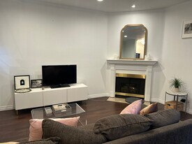 3913 N Virginia Rd, Unit 210 in Long Beach, CA - Building Photo