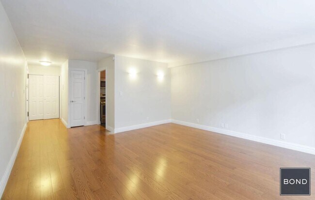 330 W 45th St in New York, NY - Building Photo - Building Photo