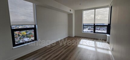 1488 Bertram St in Kelowna, BC - Building Photo - Building Photo