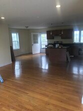 17 Corcoran St in Randolph, MA - Foto de edificio - Building Photo